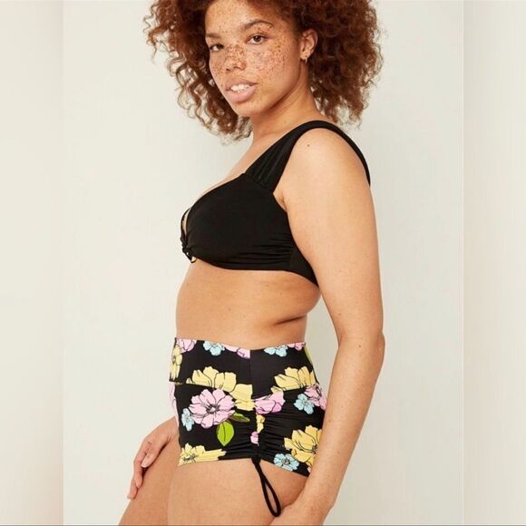 COPY - Victoria’s Secret Pink Swim Shortie Bikini Bottom Ruched Sides Black flo… - Picture 3 of 8
